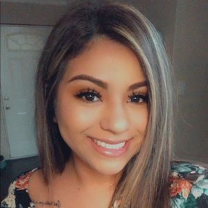 Meet your Posher, Noemi